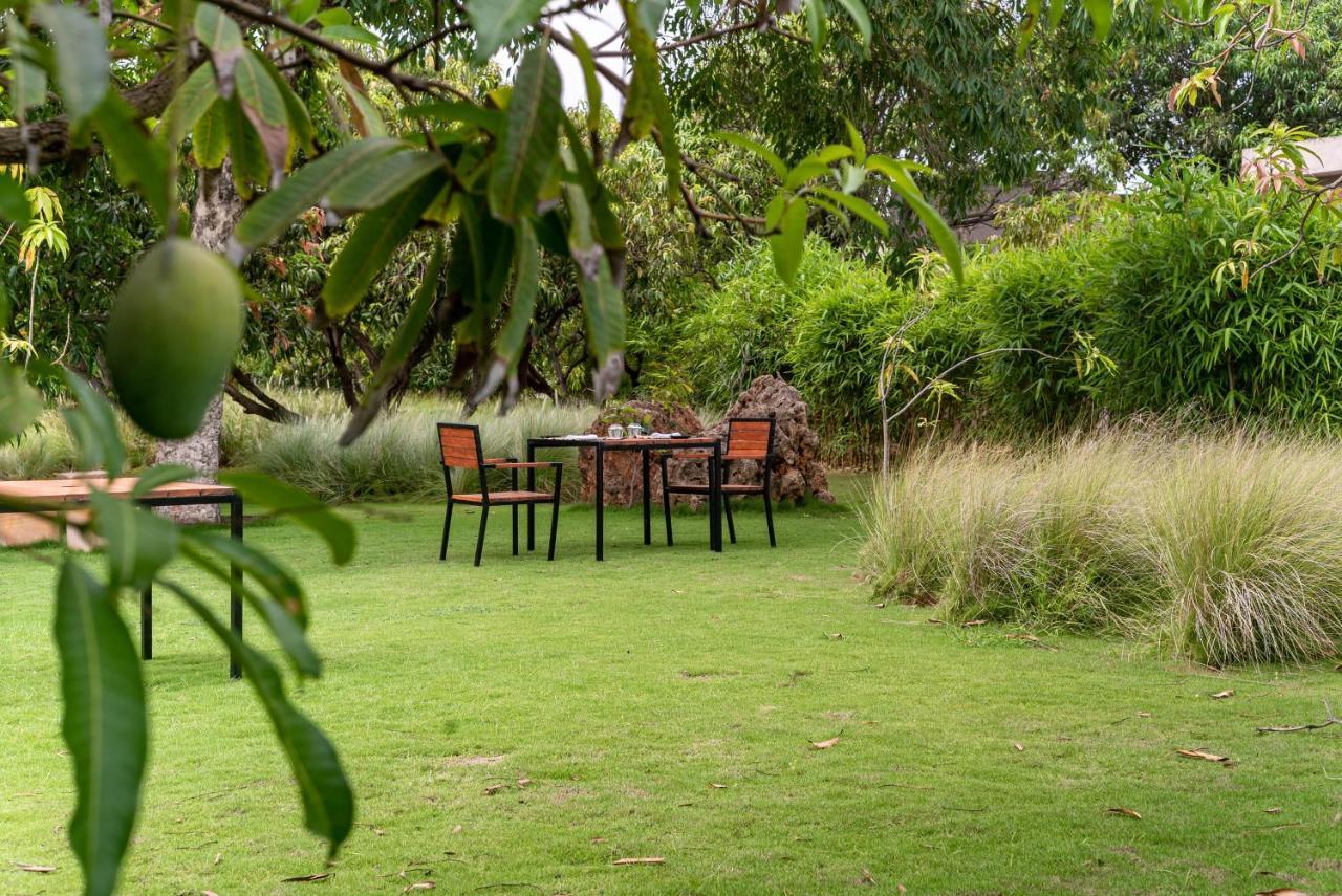 Woods At Sasan Hotell Sasan Gir Eksteriør bilde